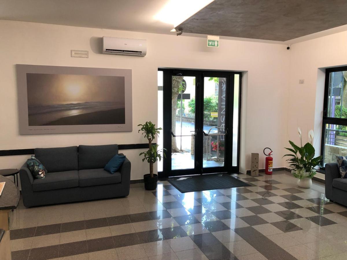 Vinsea Hotel Белариа-Игеа Марина Екстериор снимка